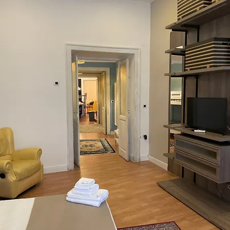 Spinelli Apartments-2